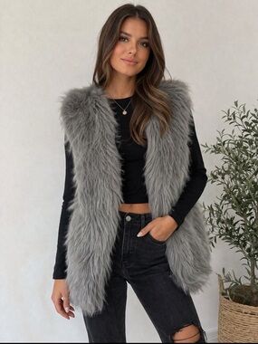 BCBGeneration Gray Faux Fur Vest Luxe Layering Glam Winter